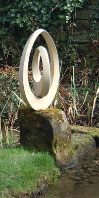 Geometric stone sculpture Möbius III