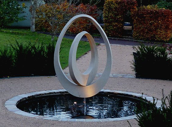 Geometric stone sculpture Dixon and Möbius Egg I - 2