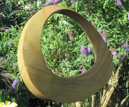 Geometric stone sculpture Möbius Egg I