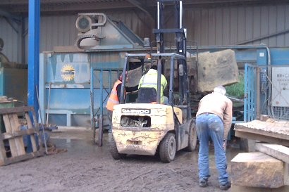 Geometric stone sculpture Thurlstone War Memorial - 10