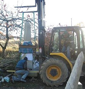 Geometric stone sculpture Thurlstone War Memorial - 10
